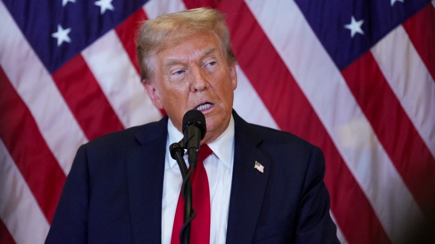 Tổng thống Trump tiết lộ Mỹ đang cân nhắc về việc chấm dứt trừng phạt Nga